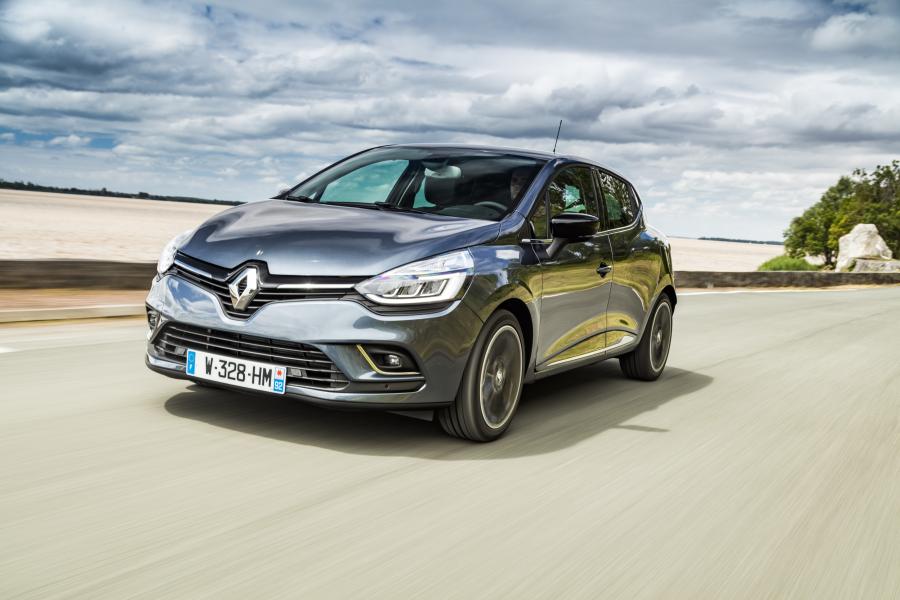  Renault Clio 2016 года  (фото 12 из 80)